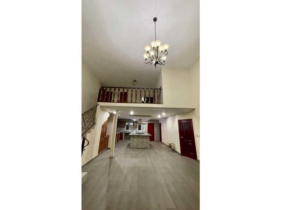 SE VENDE CASA CON PISCINA EN CONDADO DEL REY $697,500 - 5