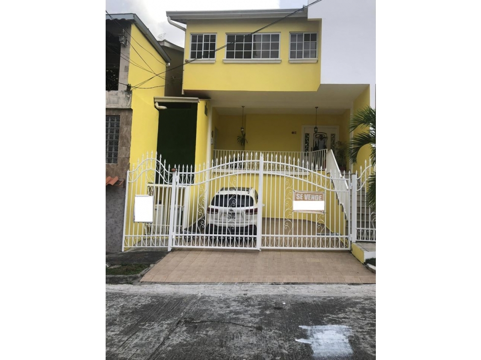 SE VENDE HERMOSA CASA EN ALTOS DE PANAMÁ $260,000