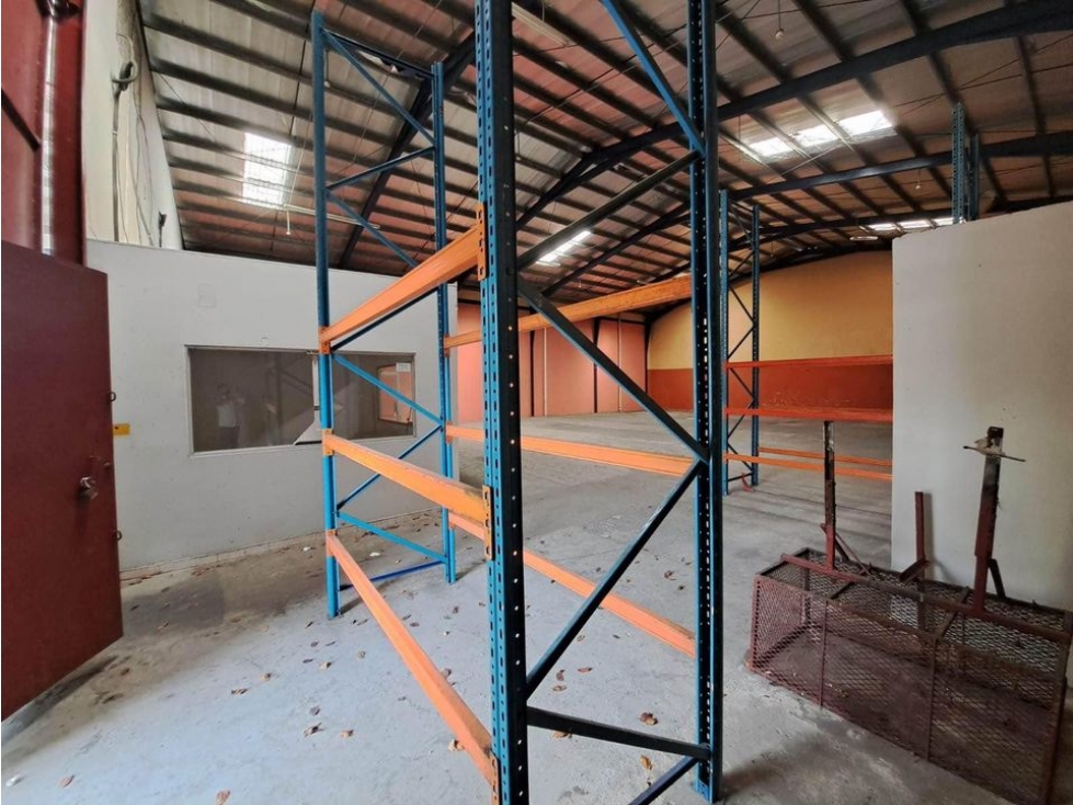 ALQUILO GALERA BIEN UBICADA EN JUAN DIAZ 500MTRS - 6