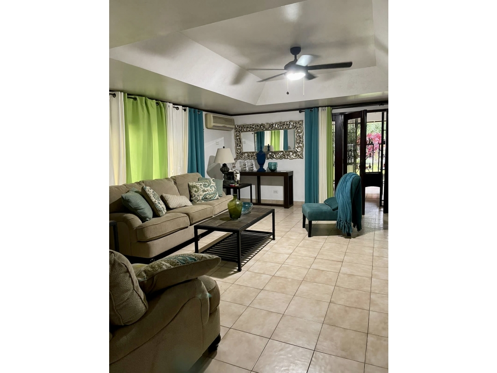 SE VENDE HERMOSA CASA EN LAS CUMBRES — foto 4