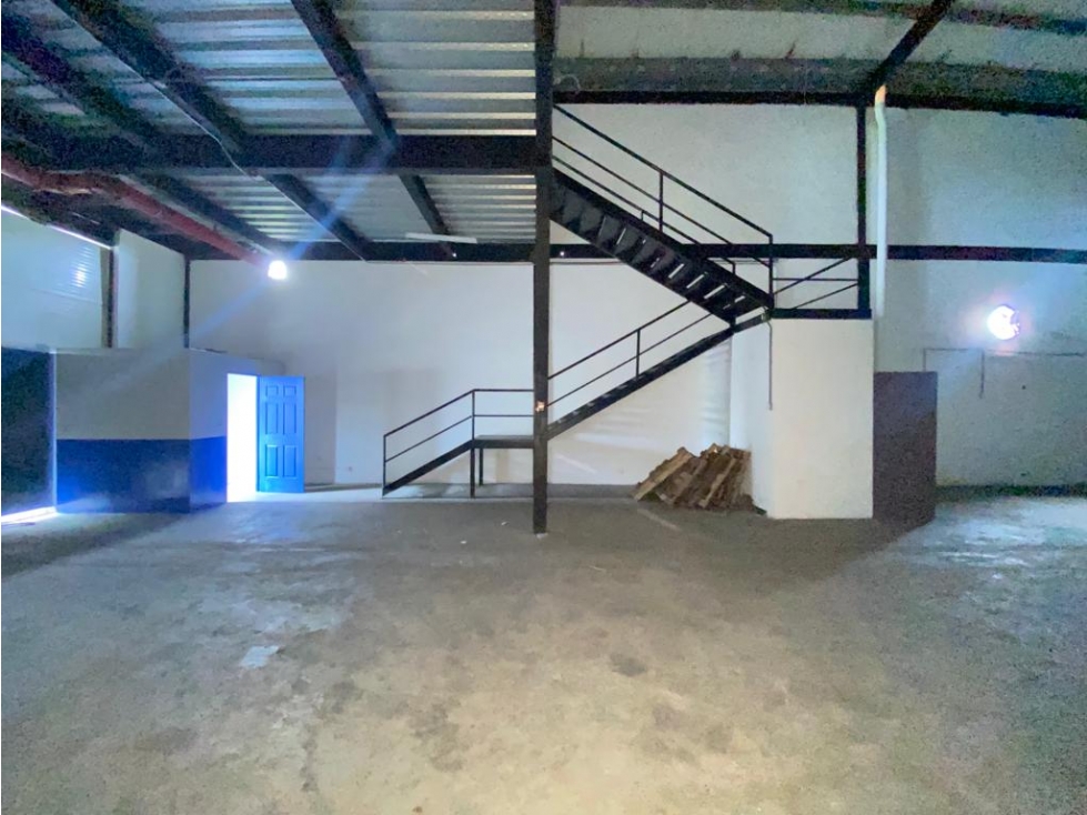 SE VENDE BODEGA EN JUAN DIAZ >> LISTA PARA ENTREGA<<