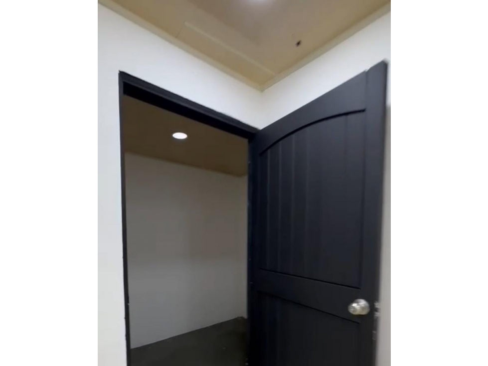 ALQUILER DE LOCAL COMERCIAL PARQUE LEFEVRE - 6