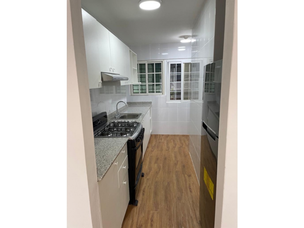 Se Alquila Apartamento amoblado Santa Elena cerca del Parque Omar — foto 3