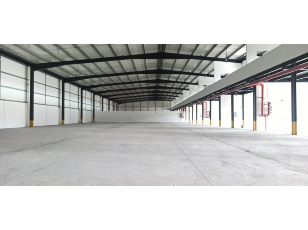 SE VENDE O SE ALQUILA BODEGA EN JUAN DIAZ >>2000MT2<<