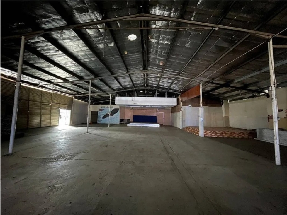 VENDE GALERA COMERCIAL - PUEBLO NUEVO - 6