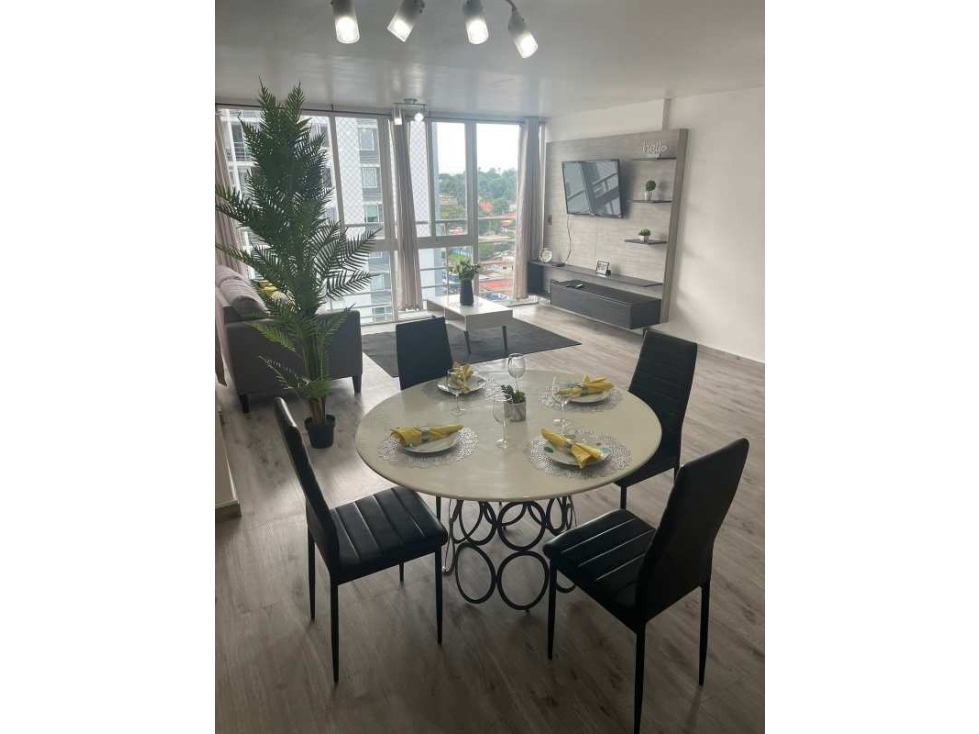Alquiler de espectacular apartamento en 12 de Octubre — foto 2