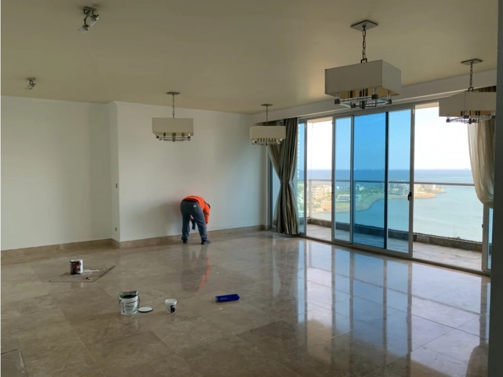 SE VENDE APARTAMENTO LINEA BLANCA EN PUNTA PACIFICA