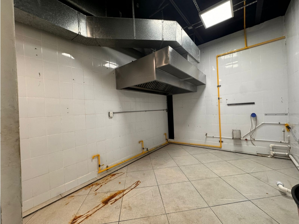 LOCAL CON TERRAZA PARA RESTAURANTE  LISTO PARA OCUPAR!  — foto 6
