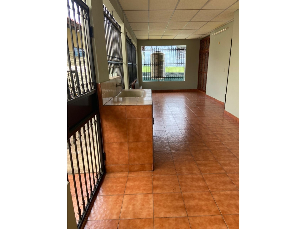 VENTA DE HERMOSA CASA EN BETANIA