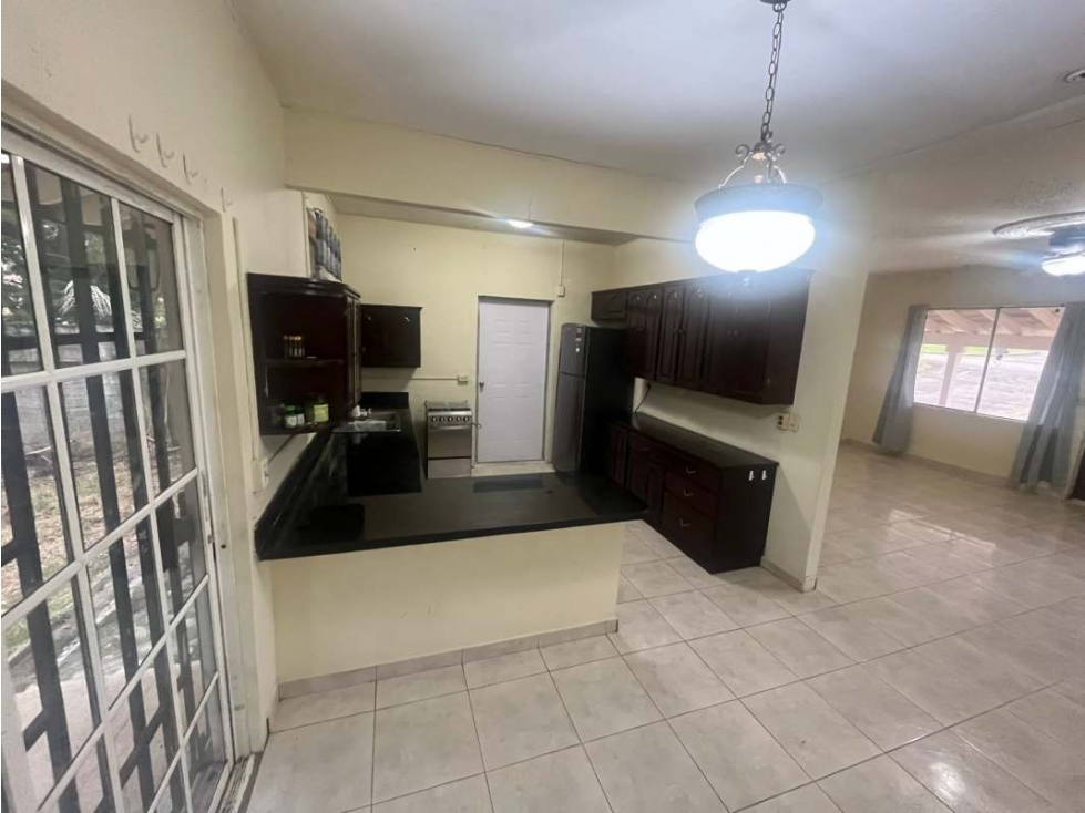 SE ALQUILA HERMOSA CASA - 4