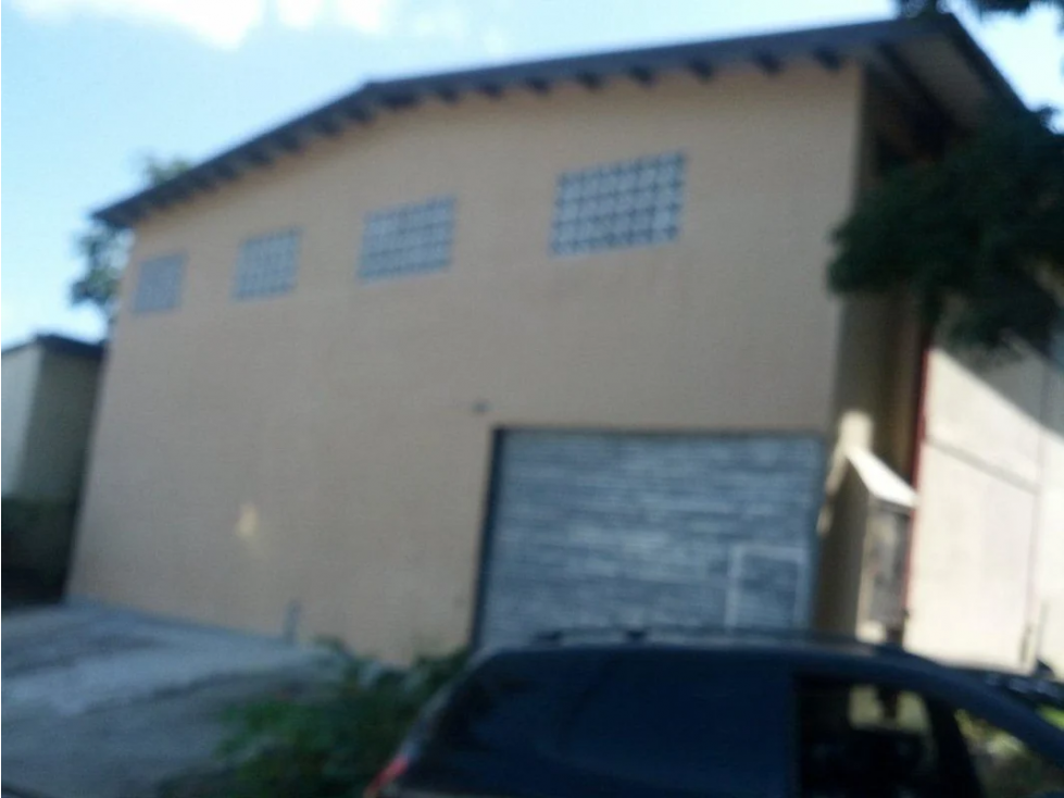 Se alquila galera en pueblo nuevo - 2