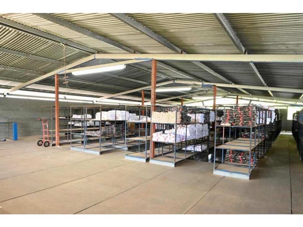 ¡SE VENDE ! GRAN Bodega en Pueblo Nuevo — foto 6