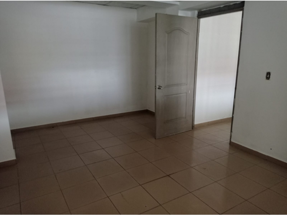 ¡Â¡SE ALQUILA !! LOCAL COMERCIAL en LLANO BONITO — foto 6