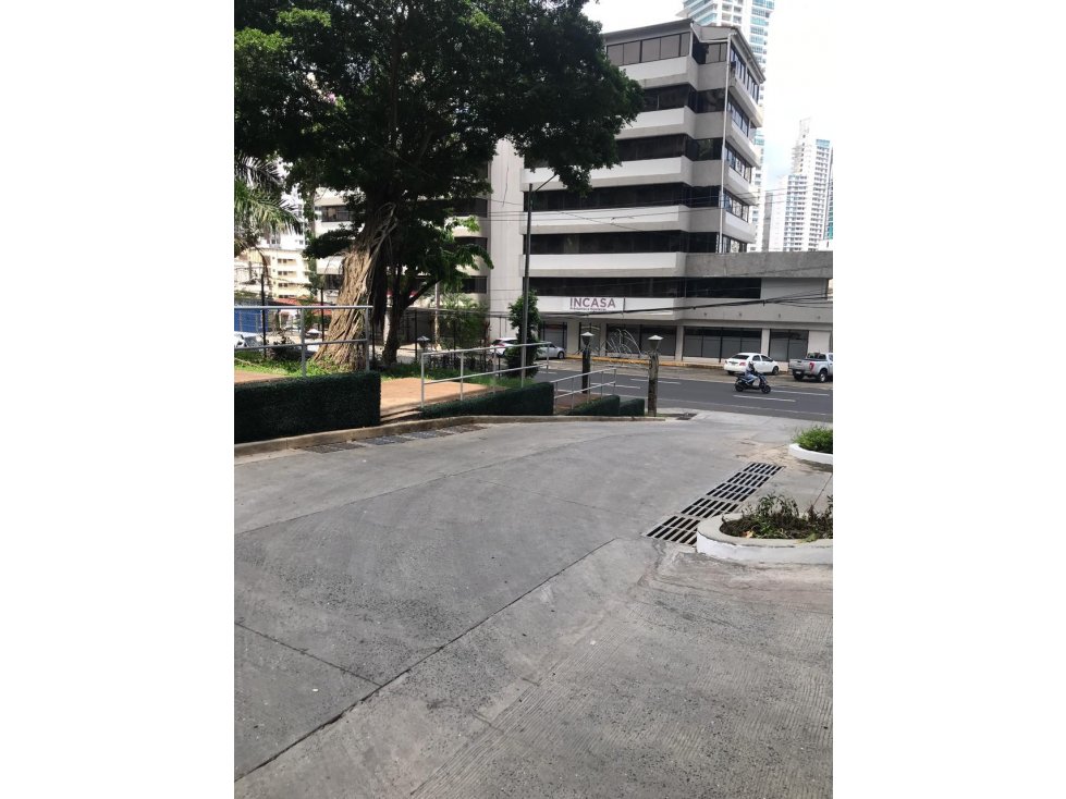 Se alquila local comercial en bella vista 125m2 $1250 - 5