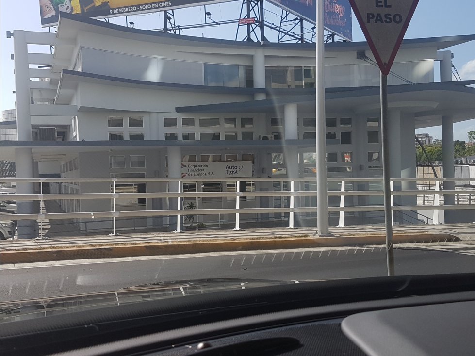 Se vende local comercial de 270 m2 — foto 2
