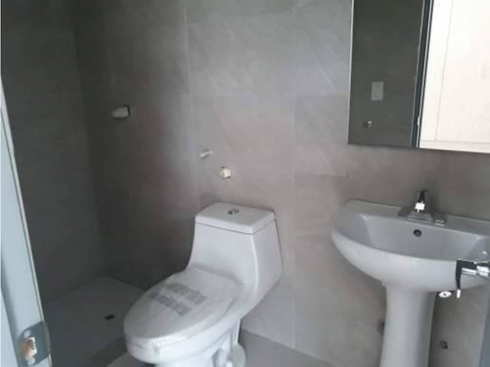Se alquila o se vende apartamento en Costa Verde $750 — foto 4