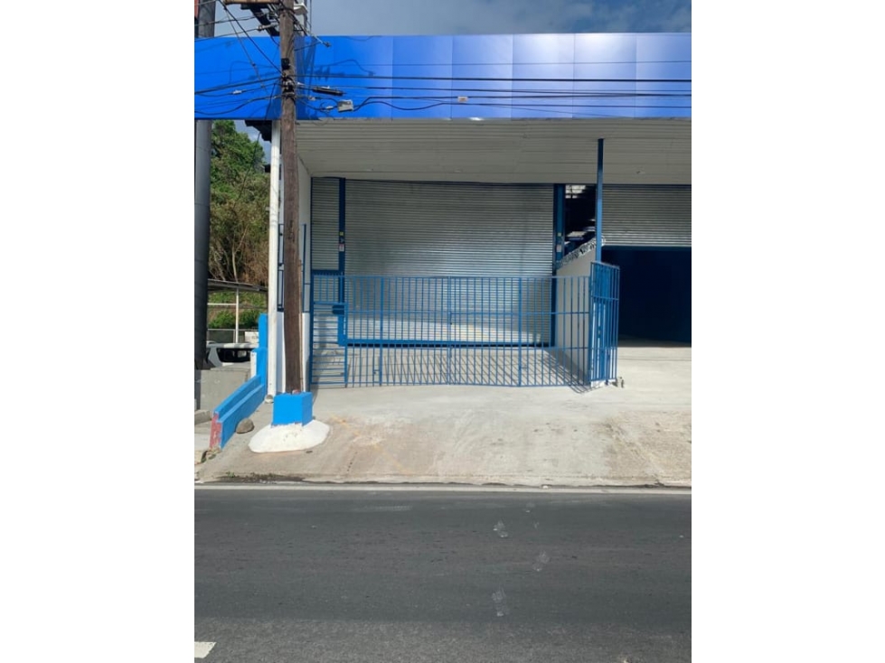 Se alquila galera en Via Transistmica 300 Mts $ 1,700 - 2