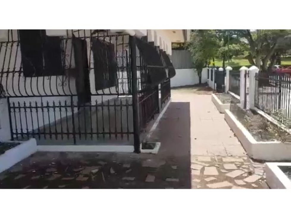 Se alquila local comercial en Santa Elena 450m2 $2800 — foto 2