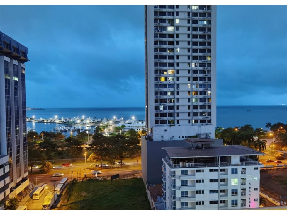 Alquilo apartamento recién remodelado av. balboa