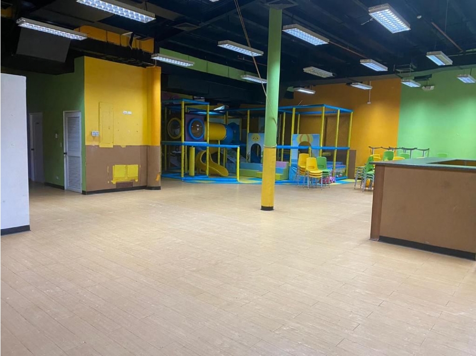 Se Vende Local Comercial 300 mts Brisas del Golf $340.000.oo - 2