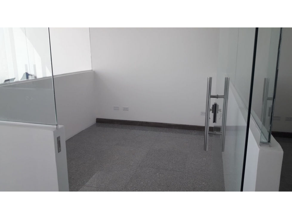 Oficina en Venta con Excelentes acabados 90Mts OBARRIO — foto 6