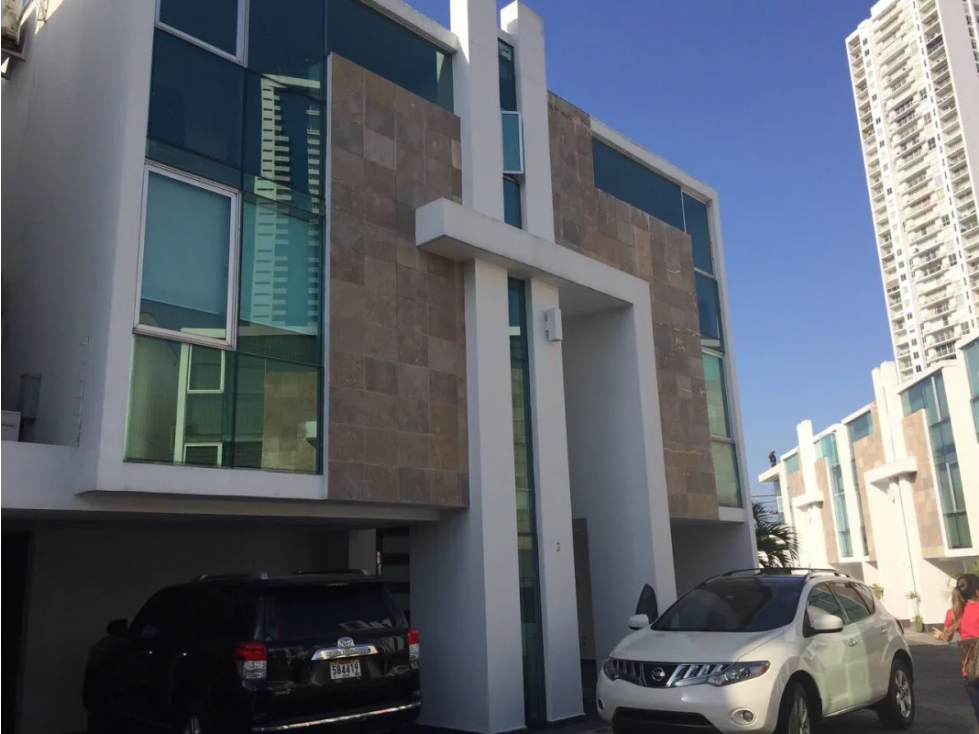 Se vende casa en Altos del Golf $750,000 AM — foto 2
