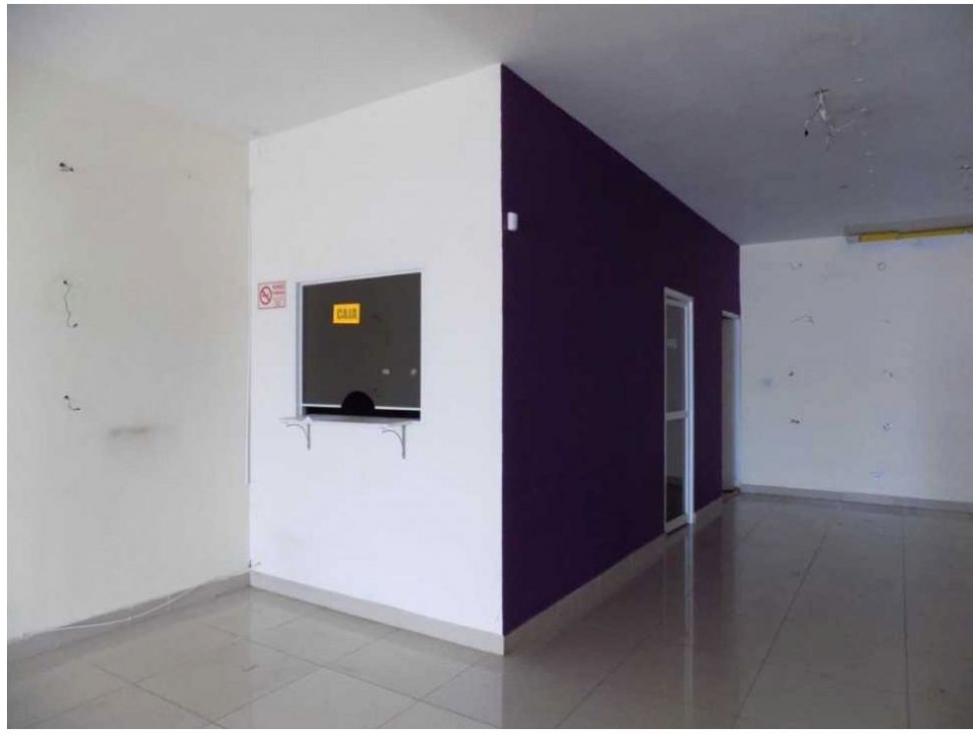 EXCELENTE UBICACION SE ALQUILAN LOCALES EN VILLA LUCRE - 6