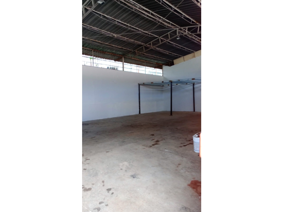 SE ALQUILA EXCELENTE BODEGA EN PUEBLO NUEVO -I.G. - 4