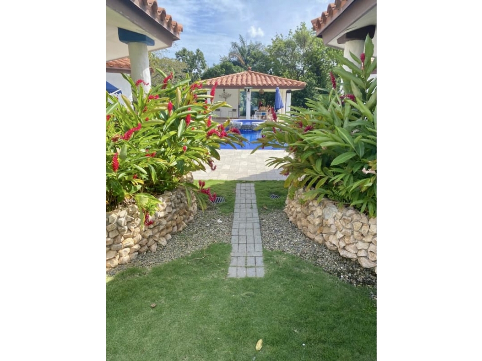 SE VENDEN 2 HERMOSAS CASAS EN PUNTA BARCO VIEJO $795,000 — foto 2
