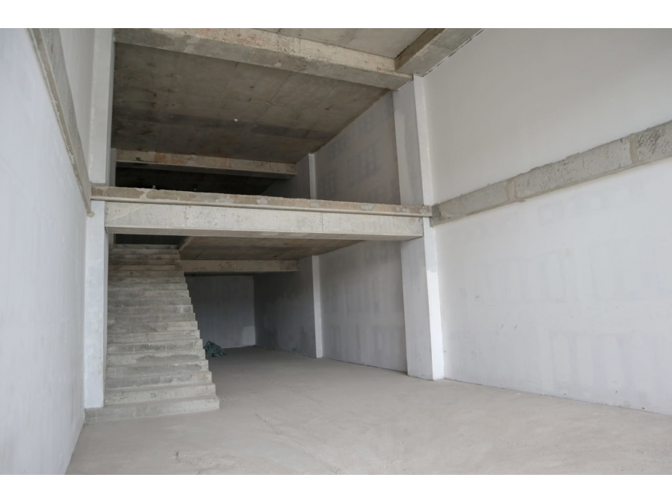 SE ALQUILA LOCAL CON MEZZANINE PLANTA BAJA EL DORADO JG — foto 2