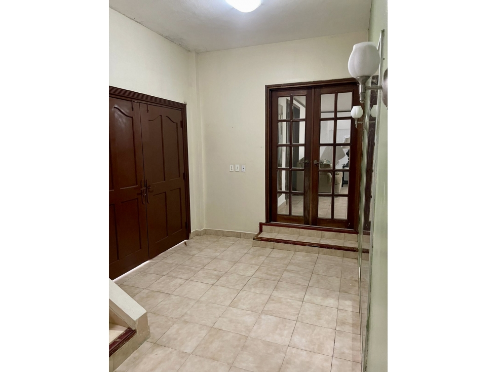 SE VENDE HERMOSA CASA EN LAS CUMBRES — foto 3