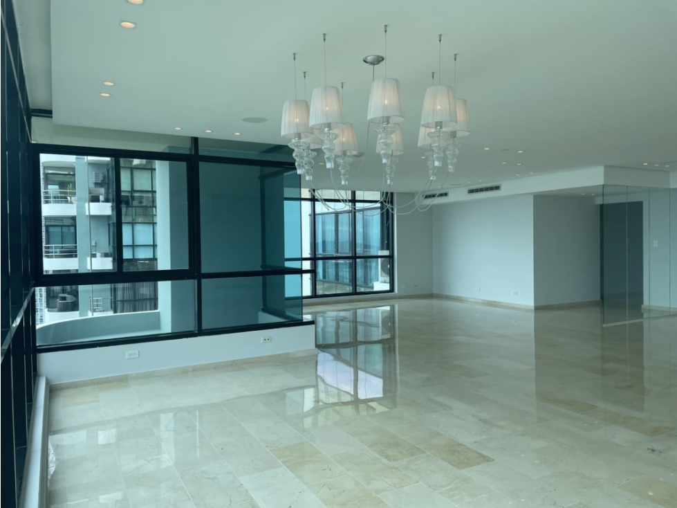 ALQUILER DE HERMOSO APARTAMENTO EN AVE. BALBOA $3,0000.00 — foto 2