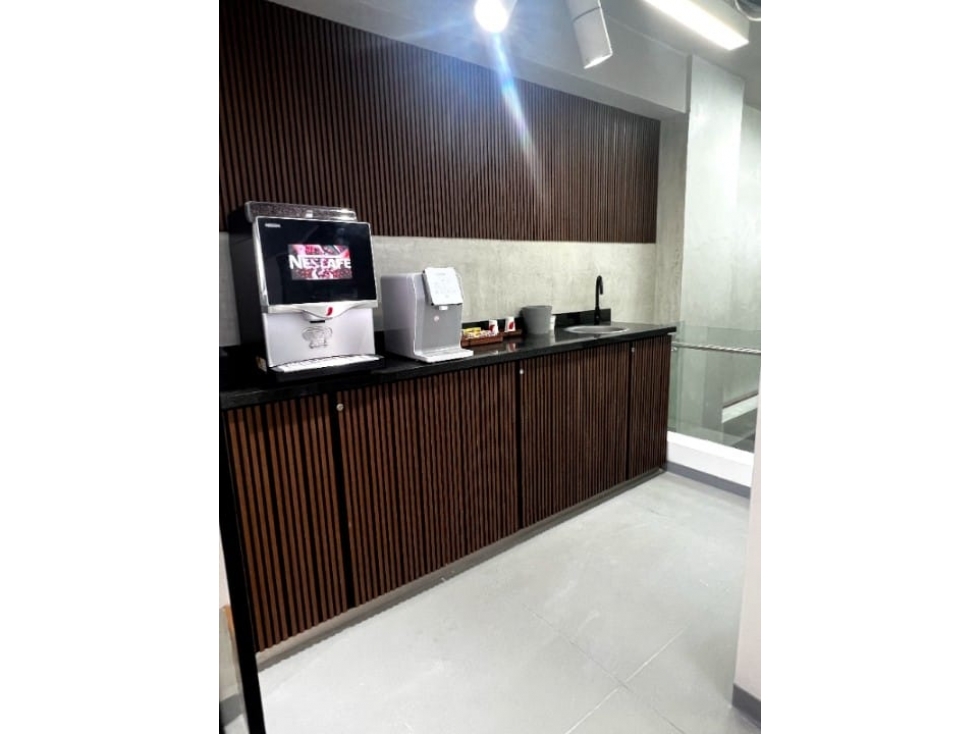 SE ALQUILAN LOCALES PARA ESPECIALISTA DE LA BELLEZA EN OBARRIO — foto 6
