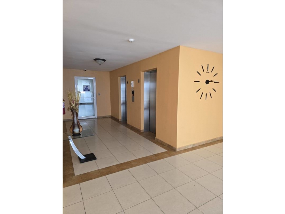 SE VENDE APARTAMENTO EN COLON $ 155,000!!!!