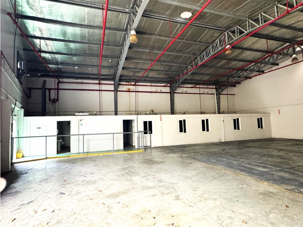SE ALQUILA BODEGA EN ZONA FRANCA | 600MT2 — foto 3