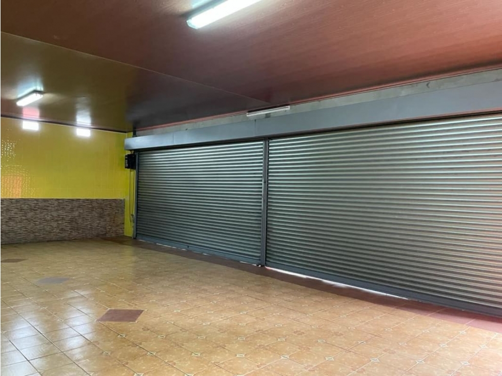 Se Vende Local Comercial en Parque Lefevre, Pueblo Nuevo - 1