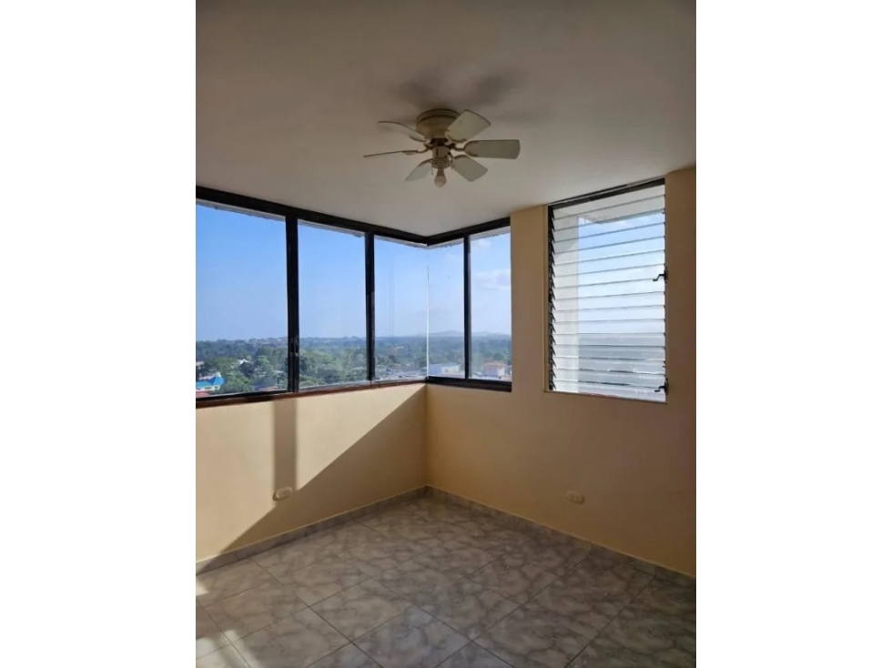 VENDO APARTAMENTO VACÍO EN LA CHORRERA - BARRIO COLÓN $125000!!!