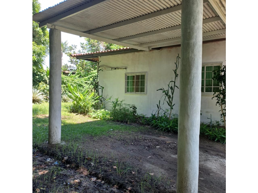 Se Vende Hermosa Casa Amoblada Cerca de la Playa por Solo $149,000