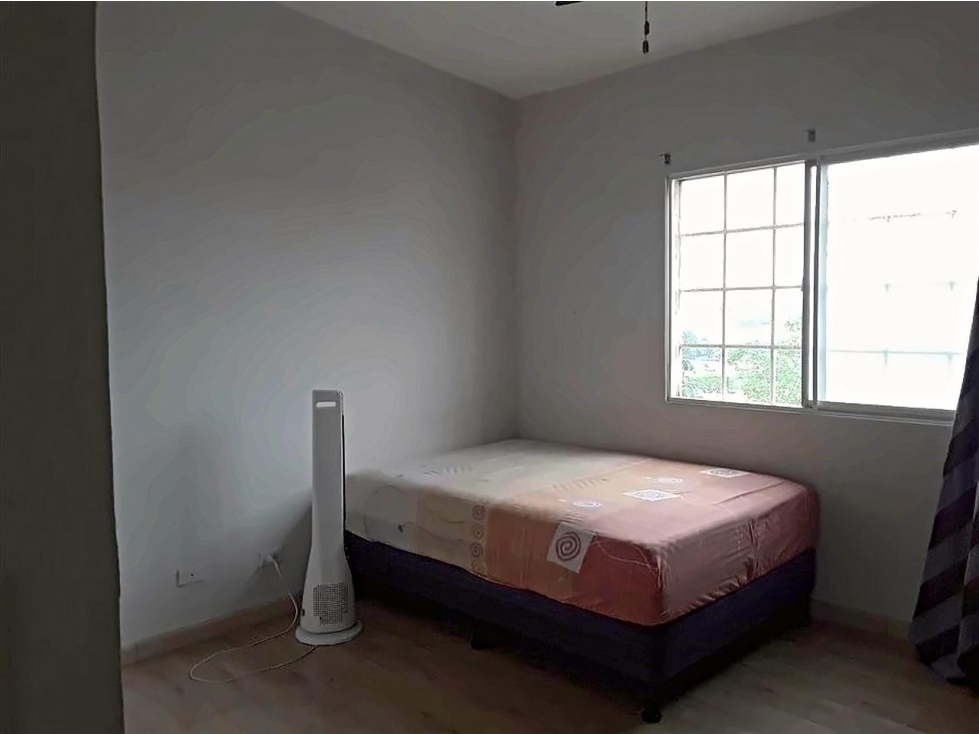 En venta casa de dos niveles en Villa de Cerro Lindo, El Crisol — foto 5