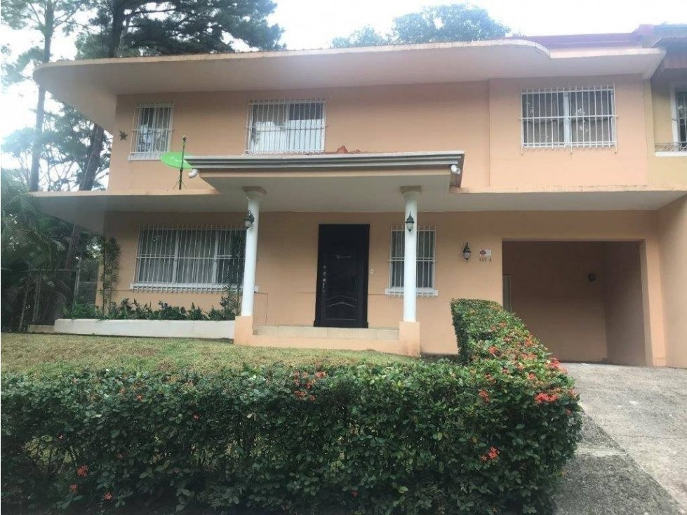 Alquilo Casa en Altos de Curundu $1800