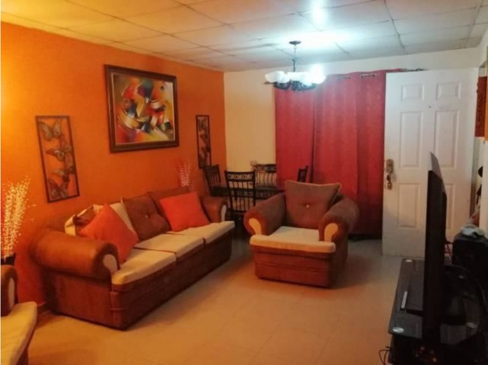 SE VENDE CASA EN PADRERAS SAN LORENZO