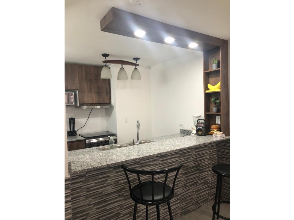 SE ALQUILA COMODO APARTAMENTO AMOBLADO EN PARQUE LEFEVRE