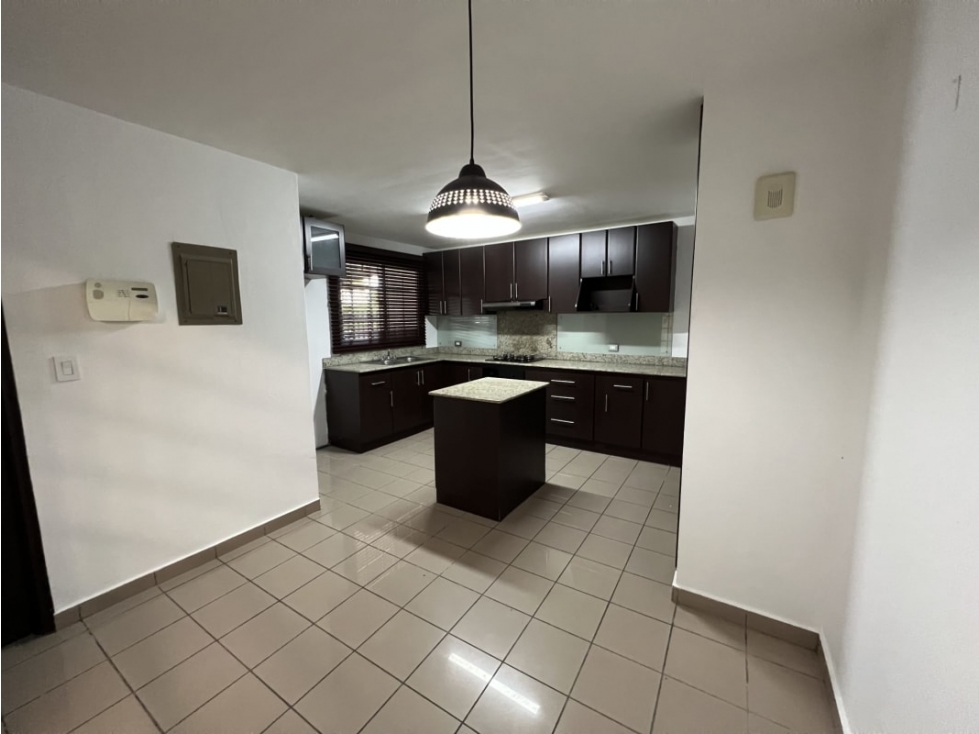 Casa para Alquilar en Altos de Panamá $1,500 — foto 3