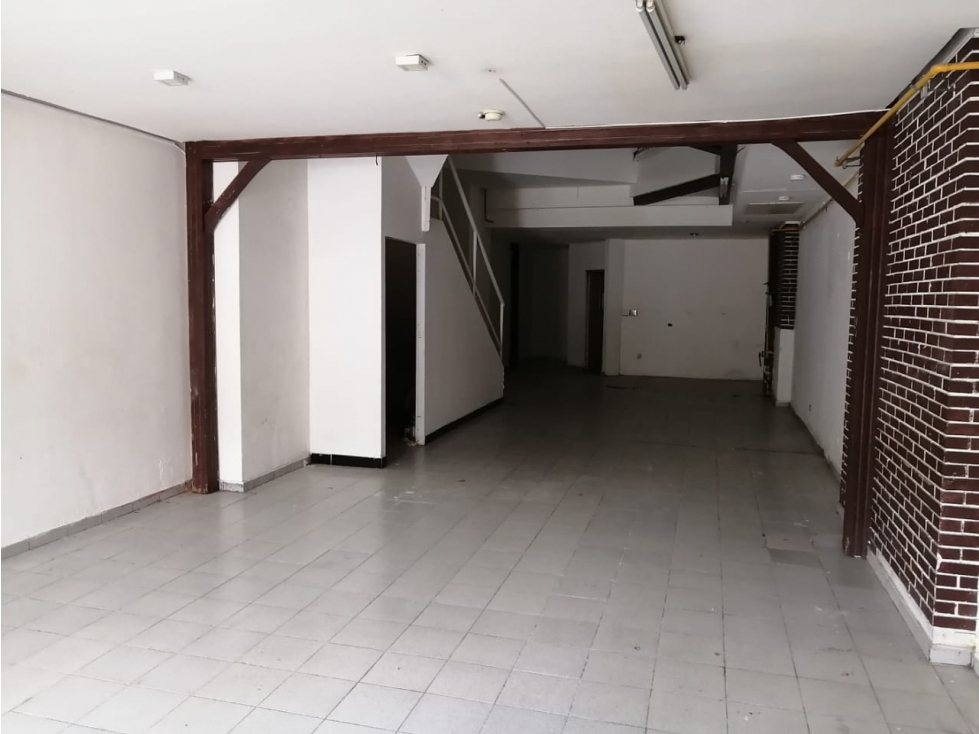 Local para Restaurante o cafetería en 12 de Octubre,vía principal. — foto 2