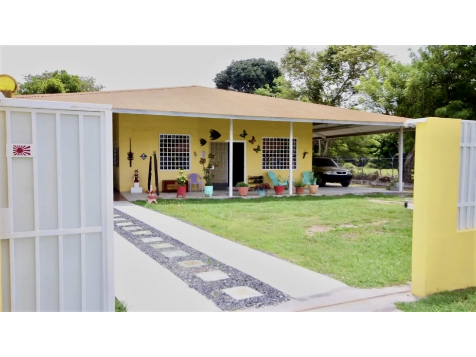 SE VENDE CASA AMPLIA EN CHAME $175,000
