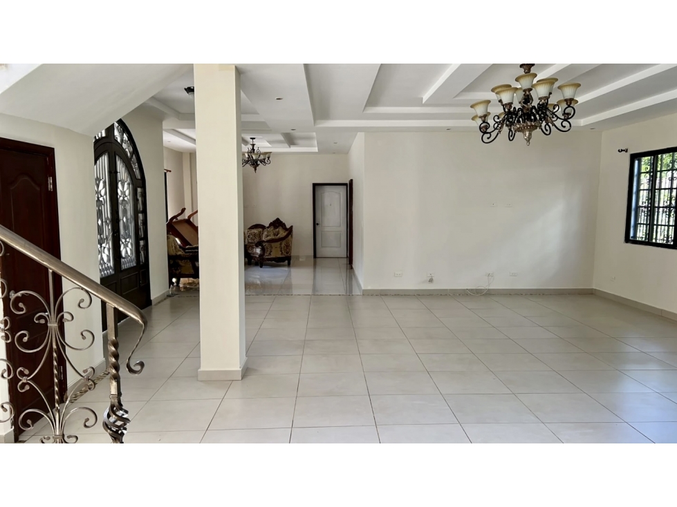 SE VENDE CASA EN LLANOS DE CURUNDU $699,000 — foto 3