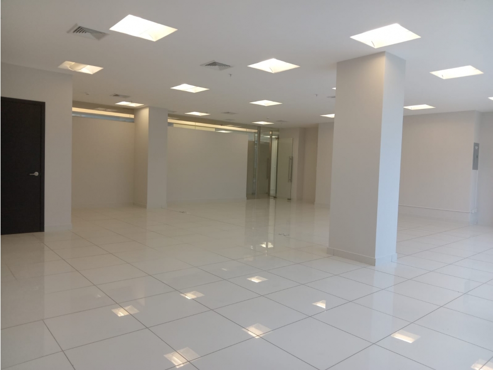 SE ALQUILA OFICINA DE 125 MTS EN COSTA DEL ESTE — foto 5