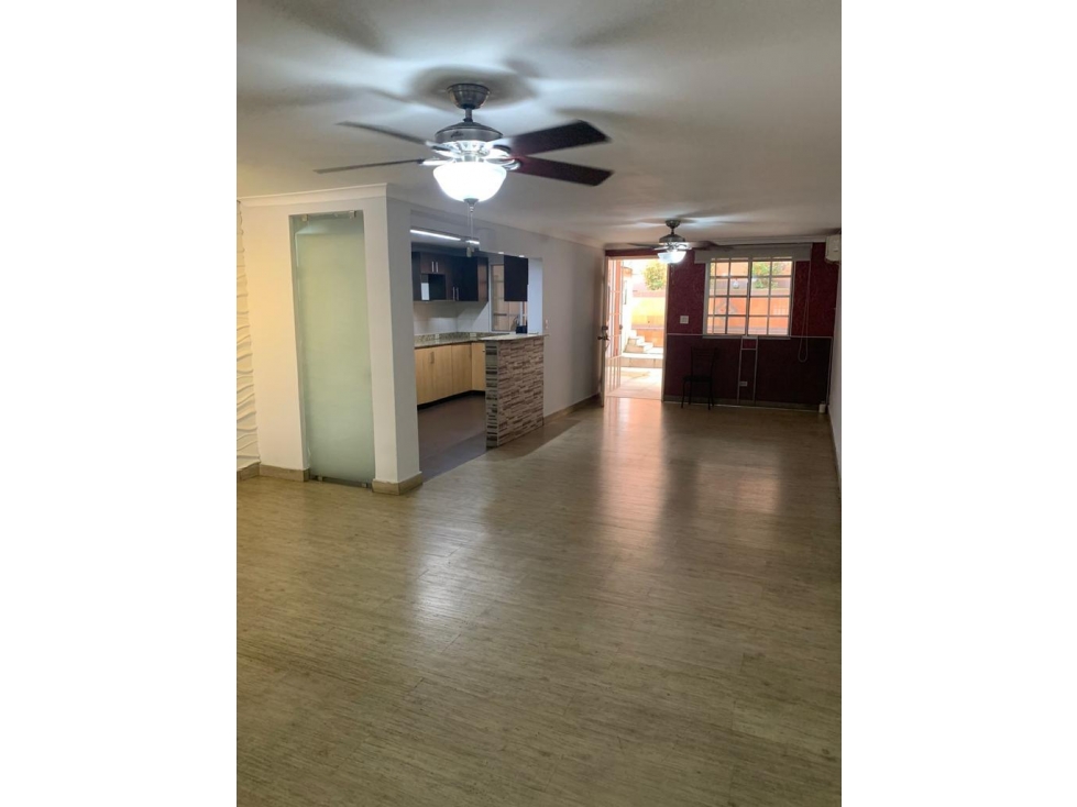VENDO CASA EN BETHANIA AMPLIA Y ACOGEDORA
