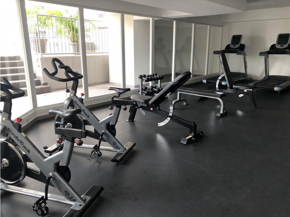 ALQUILO APARATAMENTO SEMI AMUEBLADO EN 12 DE OCTUBRE $1100!!! — foto 2