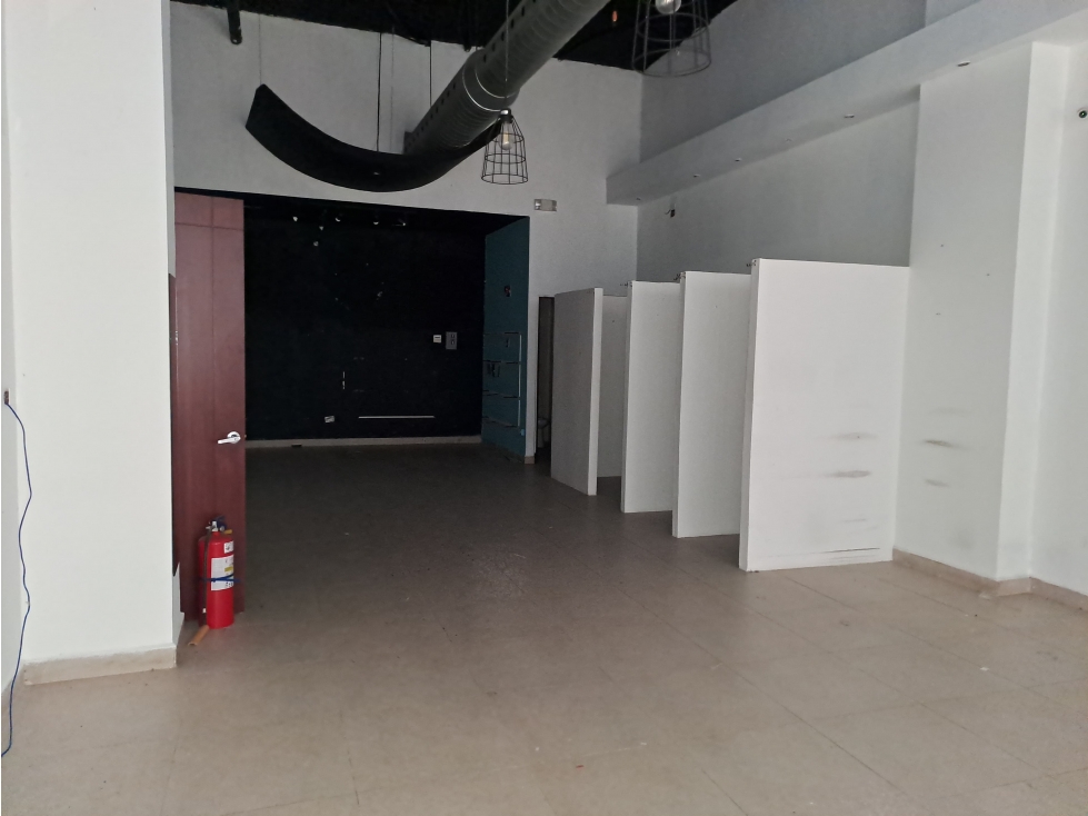 SE ALQUILA LOCAL COMERCIAL EN BELLA VISTA — foto 3